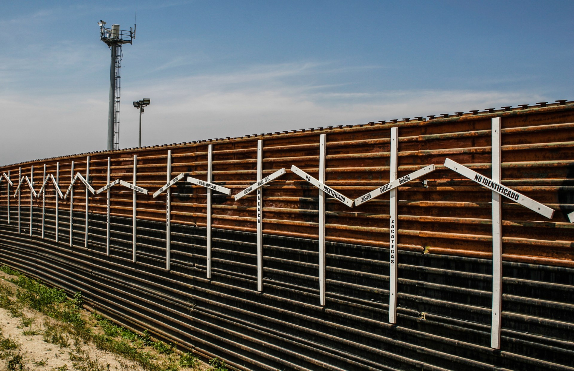 Border_Wall_at_Tijuana_and_San_Diego_Border_wikicommons