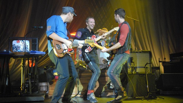coldplay_performs_for_nissan_live_sets_2