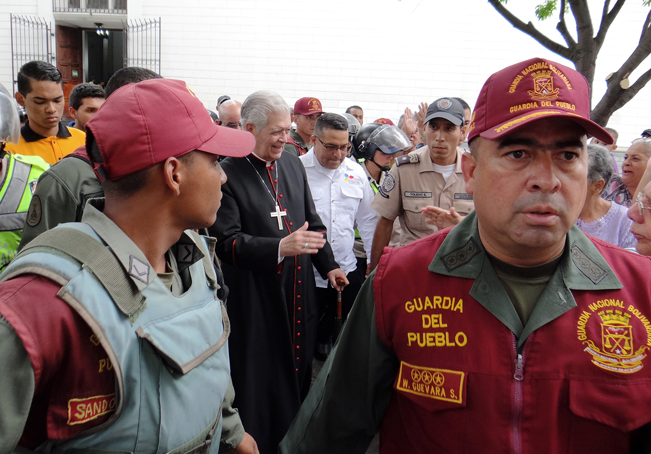 El_cardenal_Jorge_Urosa_Savino_en_la_Misa_del_Nazareno_de_San_Pablo_en_Caracas_12Abril2017_-_@GuardianCatolic_(4)