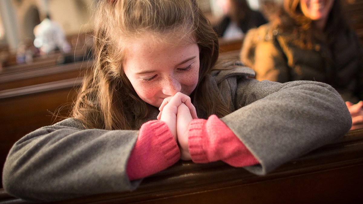 hero-girl-praying-church-pink-bow-george-martell-bcds-cc