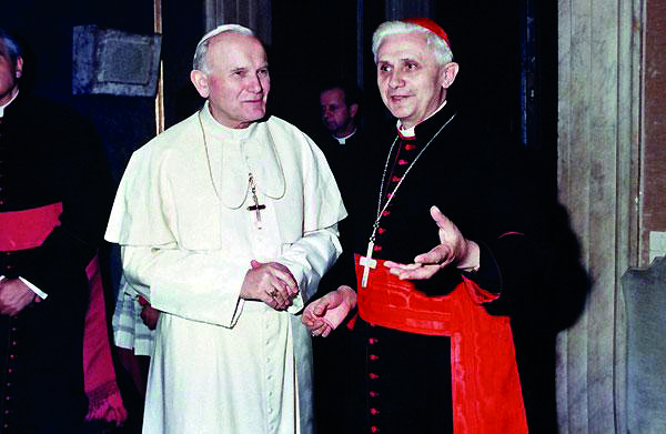 PAPA_RATZINGER_001_