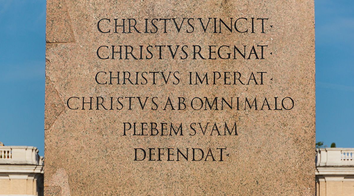 Text_pedestal_obelisk,_Saint_Peter&#8217;s_square,_Vatican_City_WikiCommons