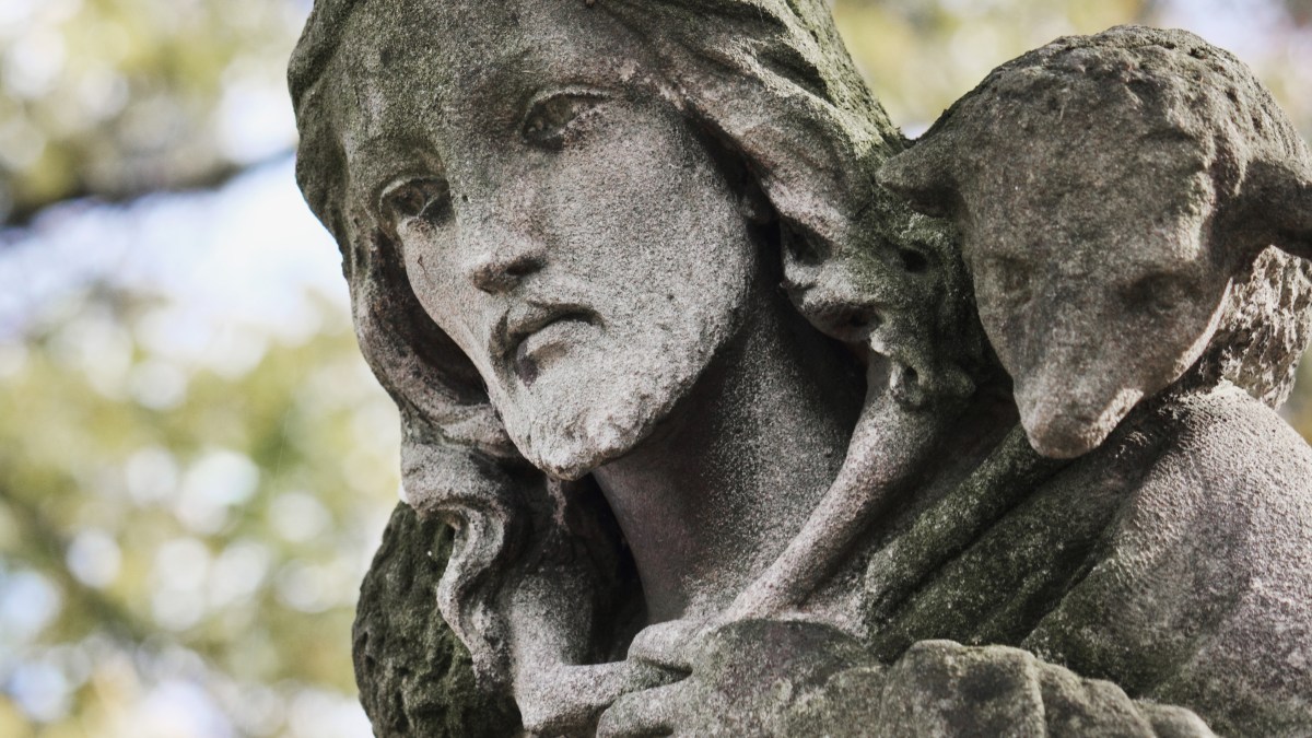 WEB JESUS THE GOOD SHEPERED ©Zwiebackesser-Shutterstock