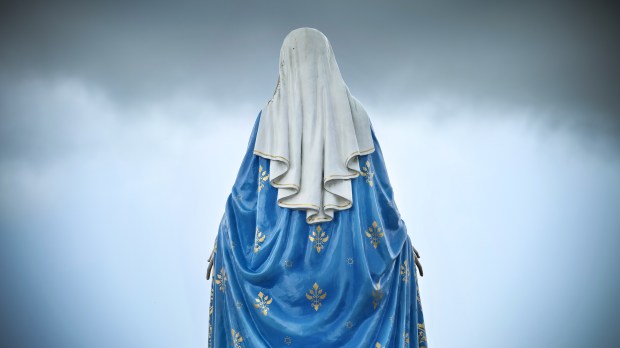 WEB-OUR-LADY-MADONNA-MARY-STATUE-BACK-Worradirek-Shutterstock_226051258