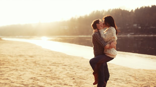 WEB RENDEZ VOUS ALETEIA SEXUALITE COUPLE PLAGE Solominviktor:Shutterstock