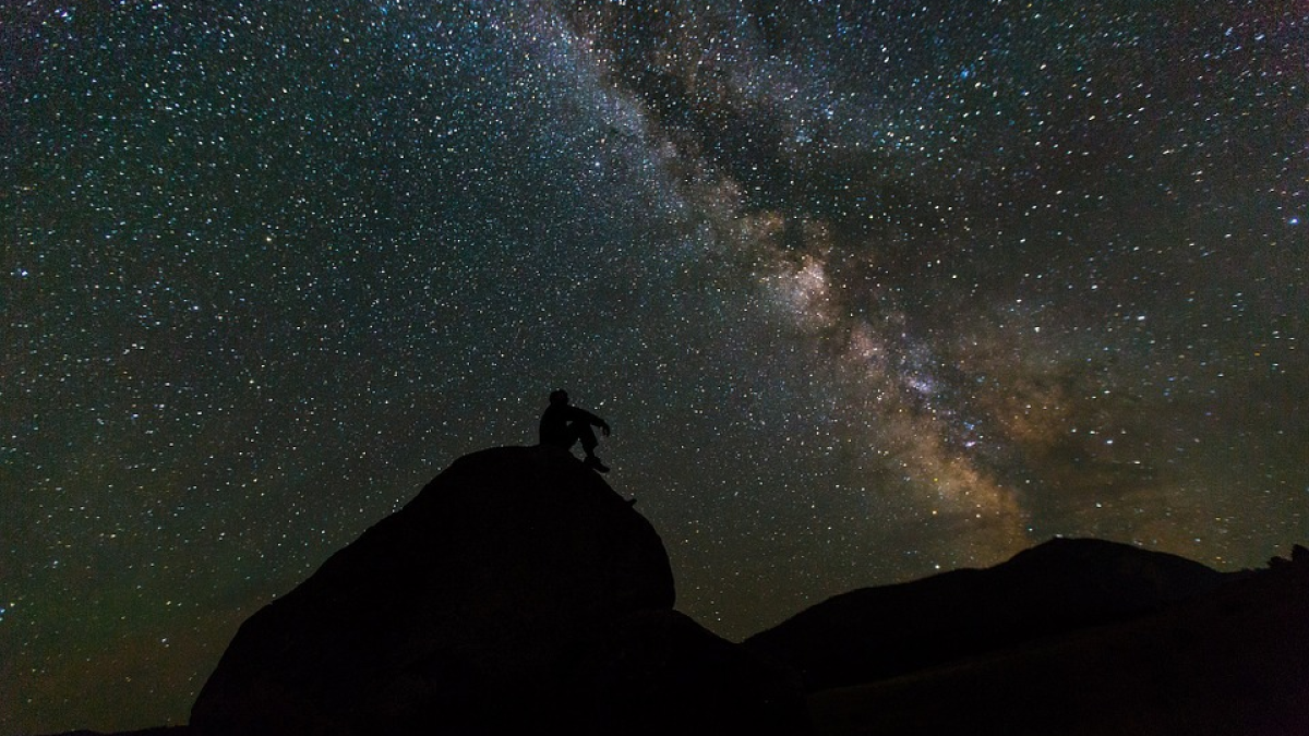 WEB-STAR-GAZING-NATURE-SKEEZE-PIXABAY-CCO