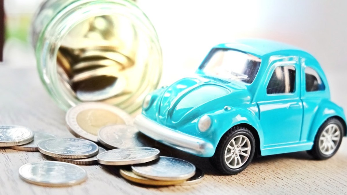 WEB3-CAR-COST-MONEY-shutterstock_526979740-ROSSARINPHOTO-AI