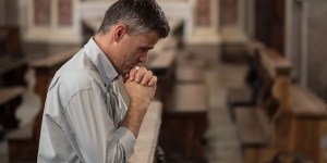 ¿Estar de pie es la mejor manera para rezar?