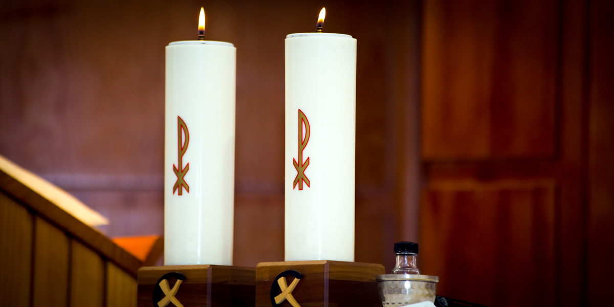 ¿Por qué los católicos usan velas en la misa?