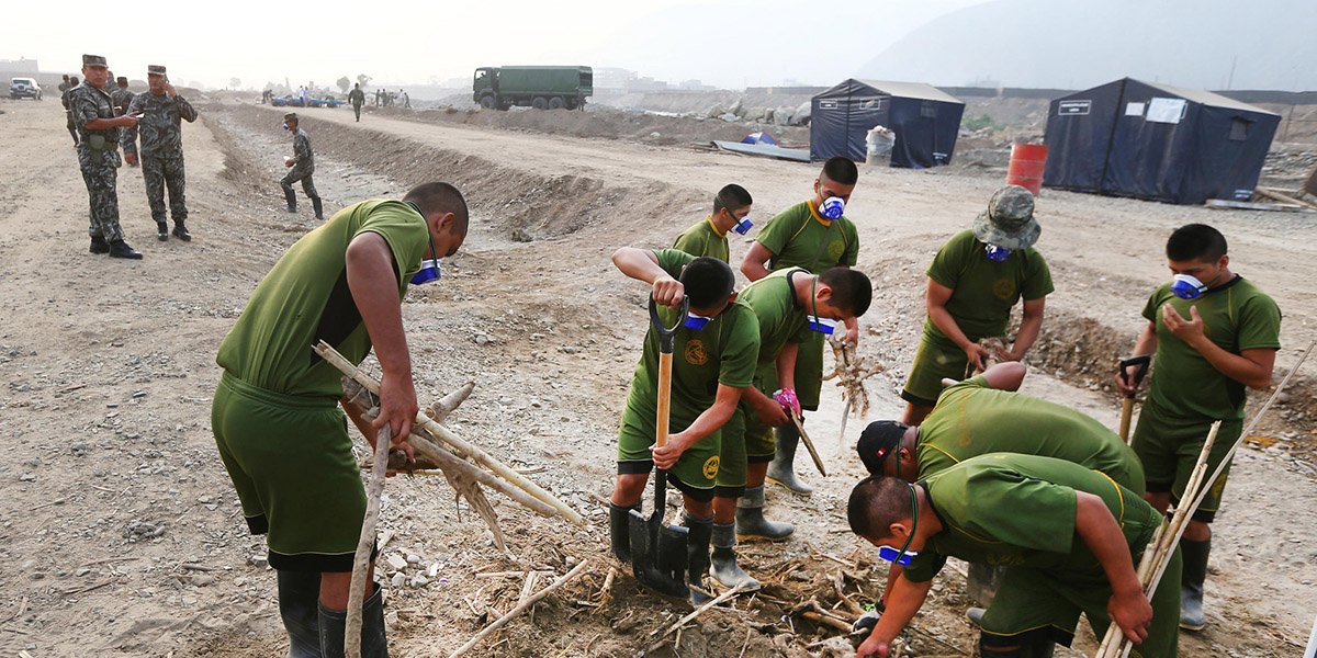 WEB3-PERU-RIMAC RIVER-FLOODS-WORKING-MILITARY-Ministerio de Defensa del Perú-CC