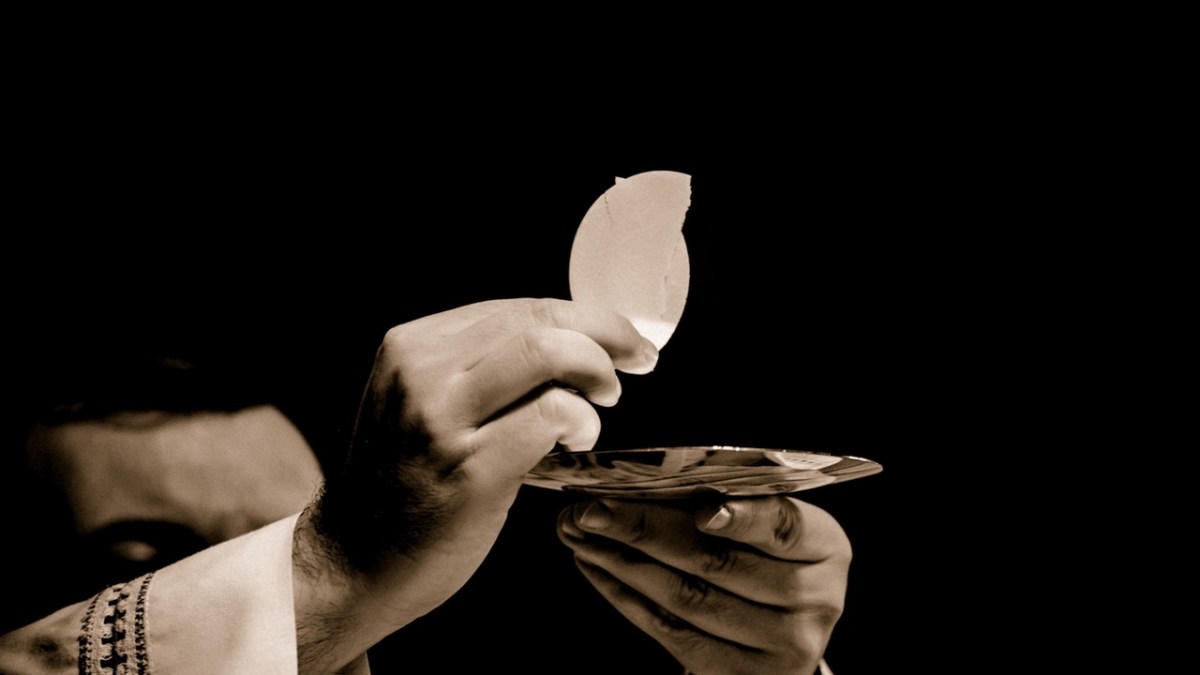 eucharist-body-of-christ-church-mass-161081