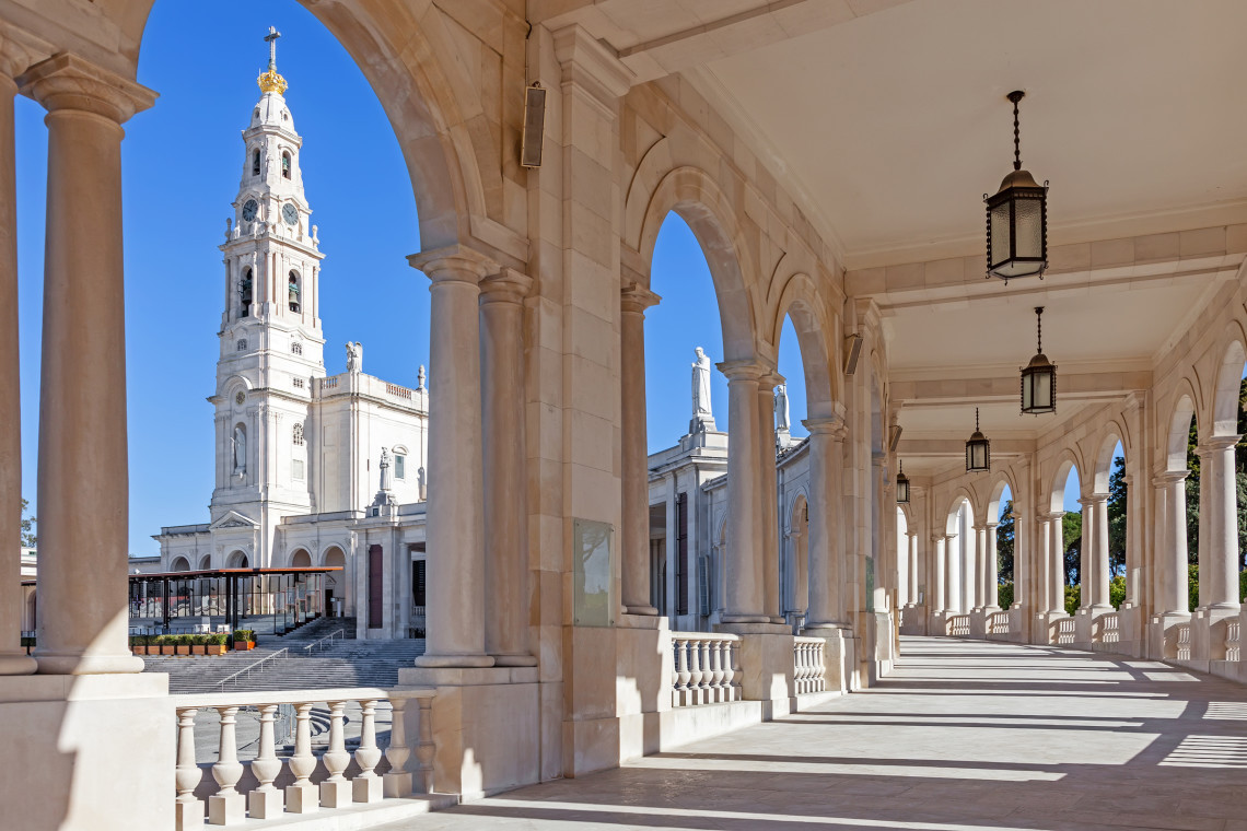 {"rendered":"fatima-la-otra-gran-columnata-de-la-arquitectura-catolica-4774"}