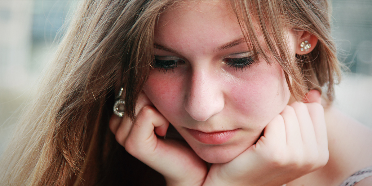 WEB3-DEPRESSED-YOUNG-TEEN-TEENAGER-SAD-GIRL-Shutterstock