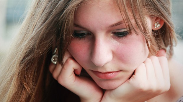 WEB3-DEPRESSED-YOUNG-TEEN-TEENAGER-SAD-GIRL-Shutterstock