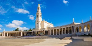 Fátima: La otra gran columnata de la arquitectura católica
