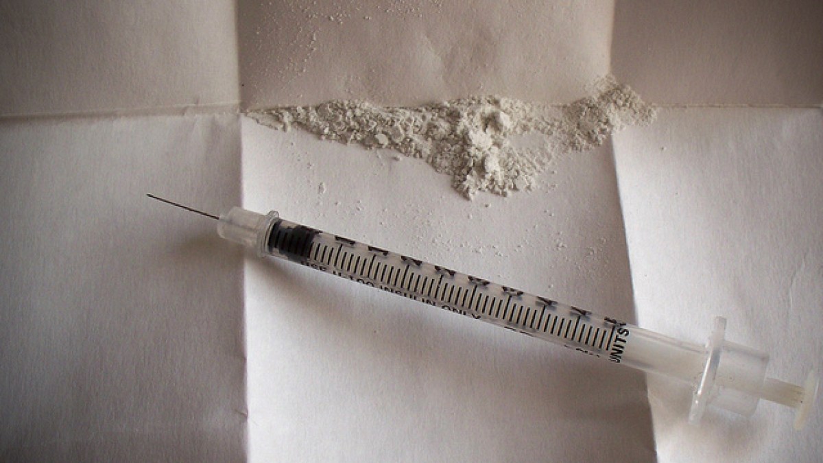 WEB3-HEROIN-SYRINGE-NEEDLE-DRUGS-Dimitris-Kalogeropoylos-CC