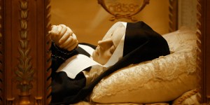 ¿Qué concluyeron tras las exhumaciones del cuerpo intacto de santa Bernardita?