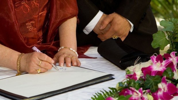 WEDDING-SIGNING-WITNESS