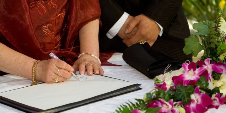 WEDDING-SIGNING-WITNESS