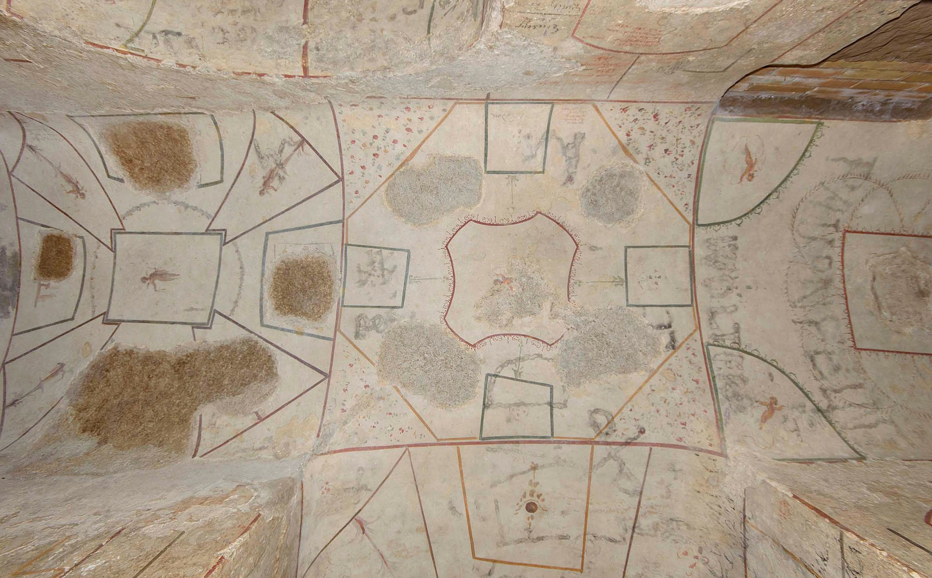 4. Ipogeo dei Flavi_Volta della galleria, porzione