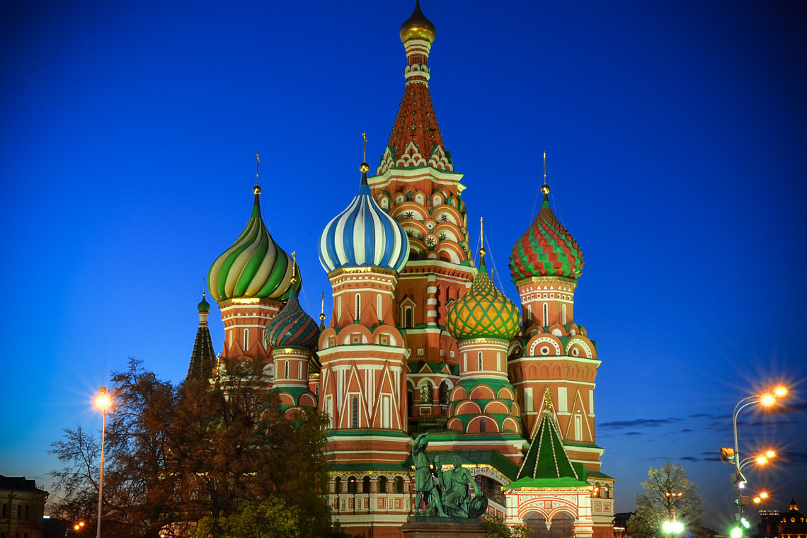 web-saint-basil-cathedral-russia-c2a9-sergey-korovkin-84-cc