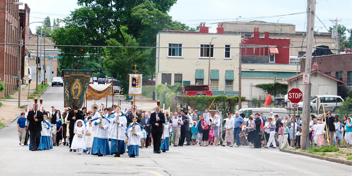 WEB3 CORPUS CHRISTI PROCESSION EUCHARISTIC ADORATION FOX PARK ST LOUIS ST FRANCIS DE SALES ORATORY Phil Roussin CC