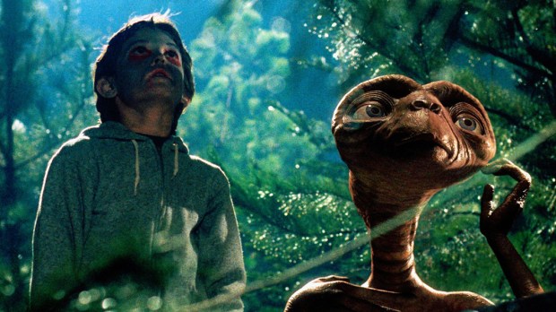 WEB3-.E.T.-Extra-Terrestrial-Universal_Pictures
