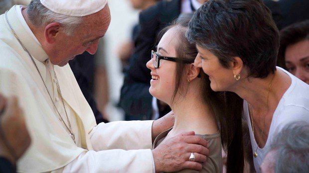 WEB3-GIRL-DOWNS-SYNDROME-POPE-FRANCIS-DISABLED-AP_977511046240-Alessandra-Tarantino-AP-Photo