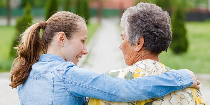 WEB3-WOMAN-ELDER-NICE-GENEROUS-ARM-LOOK-HELP-Shutterstock