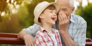 ¿Está bien que los abuelos malcríen a los nietos?