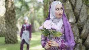 WEB3-WEDDING-BRIDE-DRESS-MALAYSIA-shutterstock_617199554-Azami Adiputera-AI