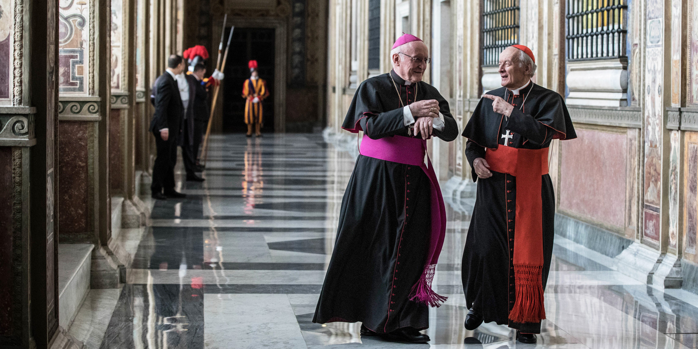 ¿Qué diferencia existe entre obispo y arzobispo?