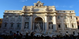 ¿De dónde viene la tradición de lanzar una monedita a la Fontana di Trevi?