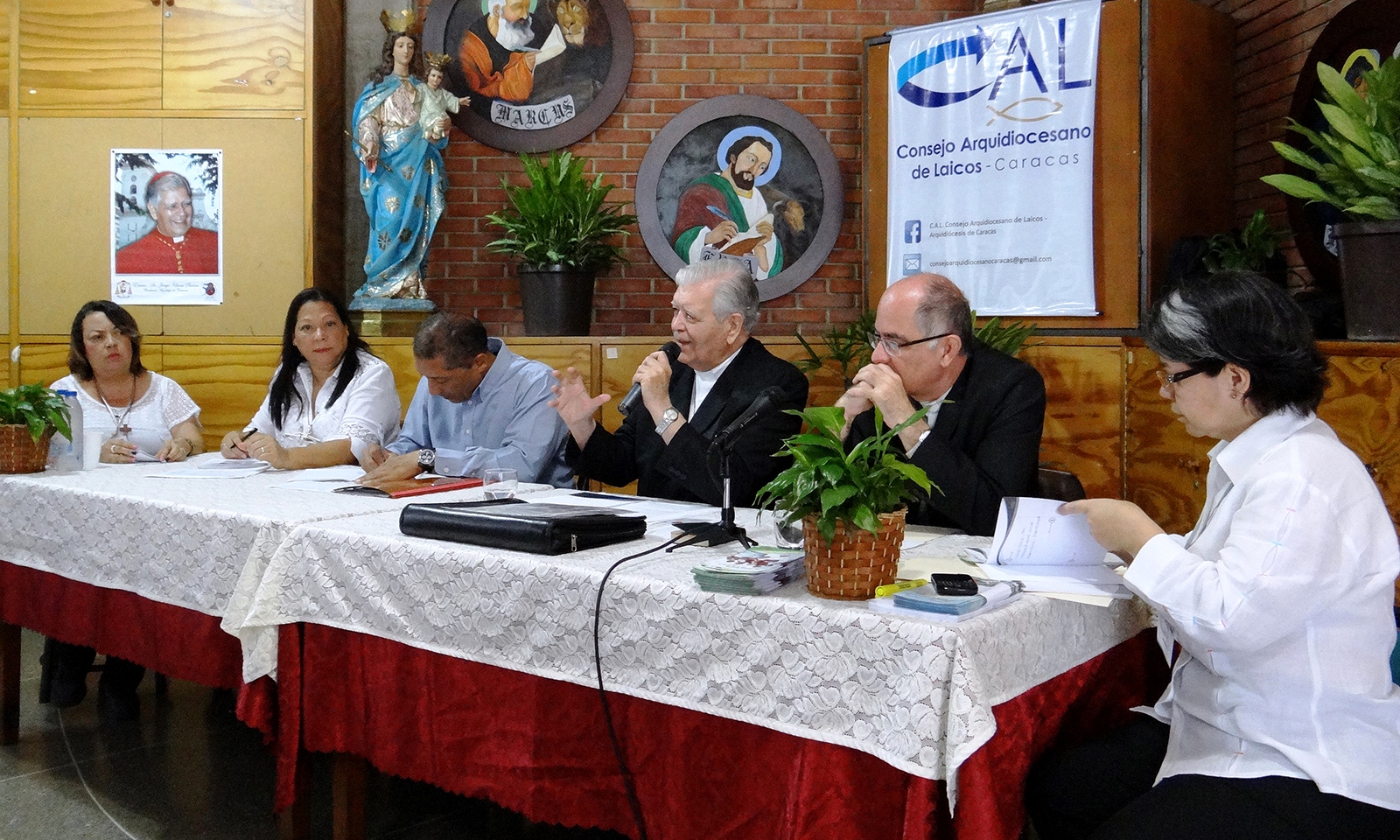 El Cardenal Urosa durante encuentro con el Consejo Arquidiocersano de Laicos de Caracas 16Sept2017 Foto @GuardianCatolic (3)