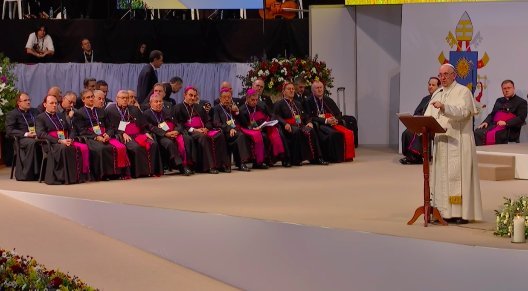 Qué le puedo decir yo a un joven que no cree en Dios?”, responde Papa ...