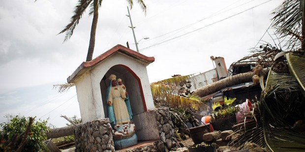 PUERTO RICO,STATUE