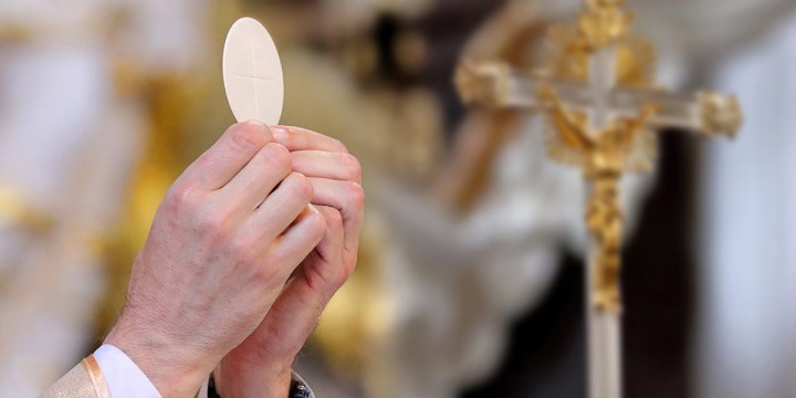 PODNIESIENIE PODCZAS EUCHARYSTII