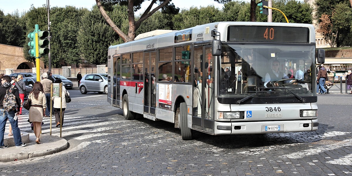 AUTOBUS WE WŁOSZECH