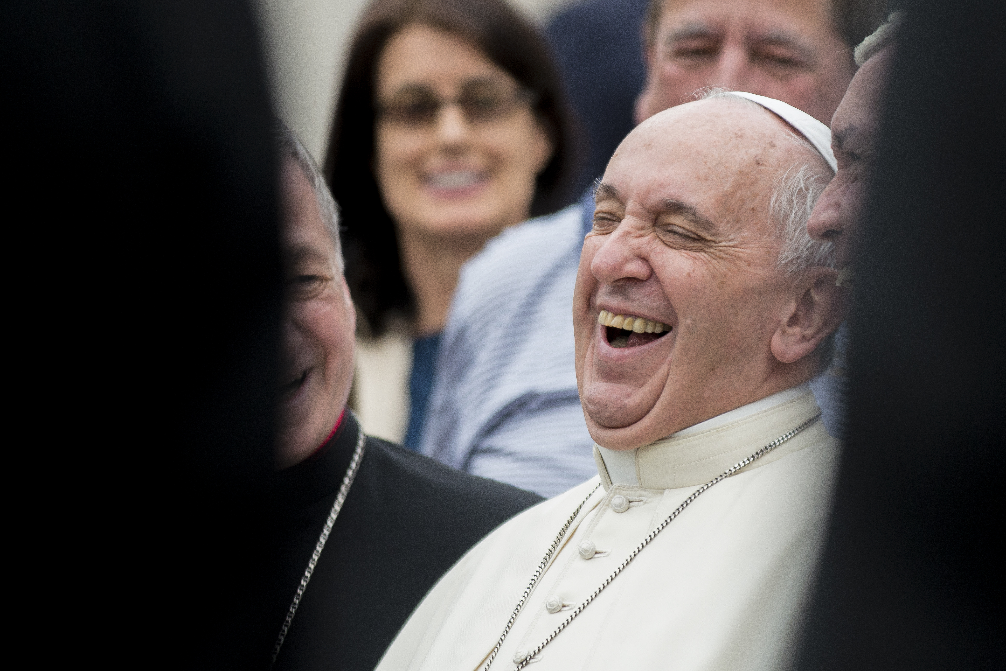 WEB-POPE-FRANCIS-LAUGHING-001-Antoine-Mekary