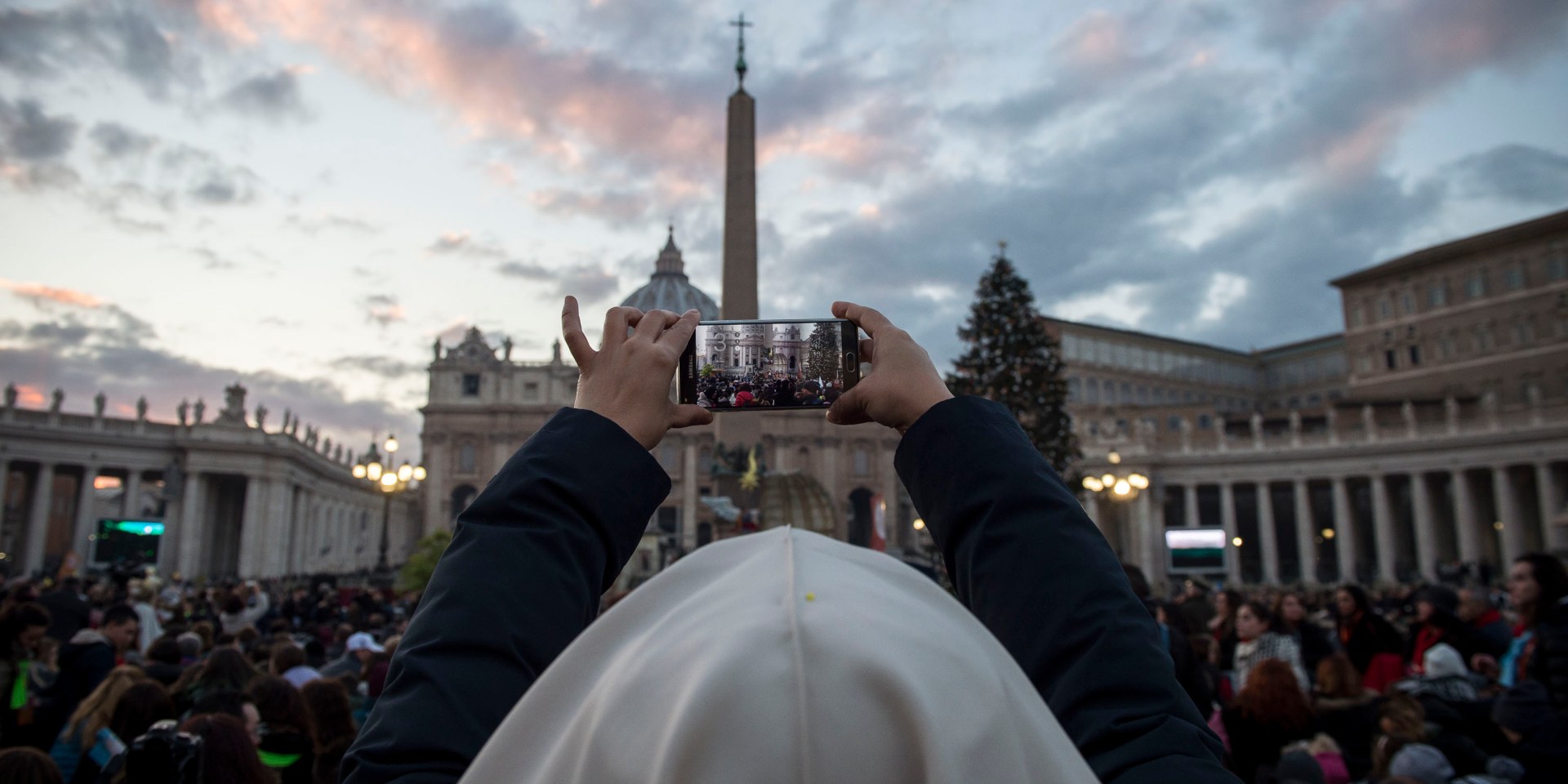 VATICAN; CHRISTMAS; TREE;