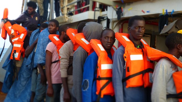 WEB3-MIGRANTS-EUROPE-REFUGEES-BOAT-Brainbitch-(CC BY-NC 2.0)