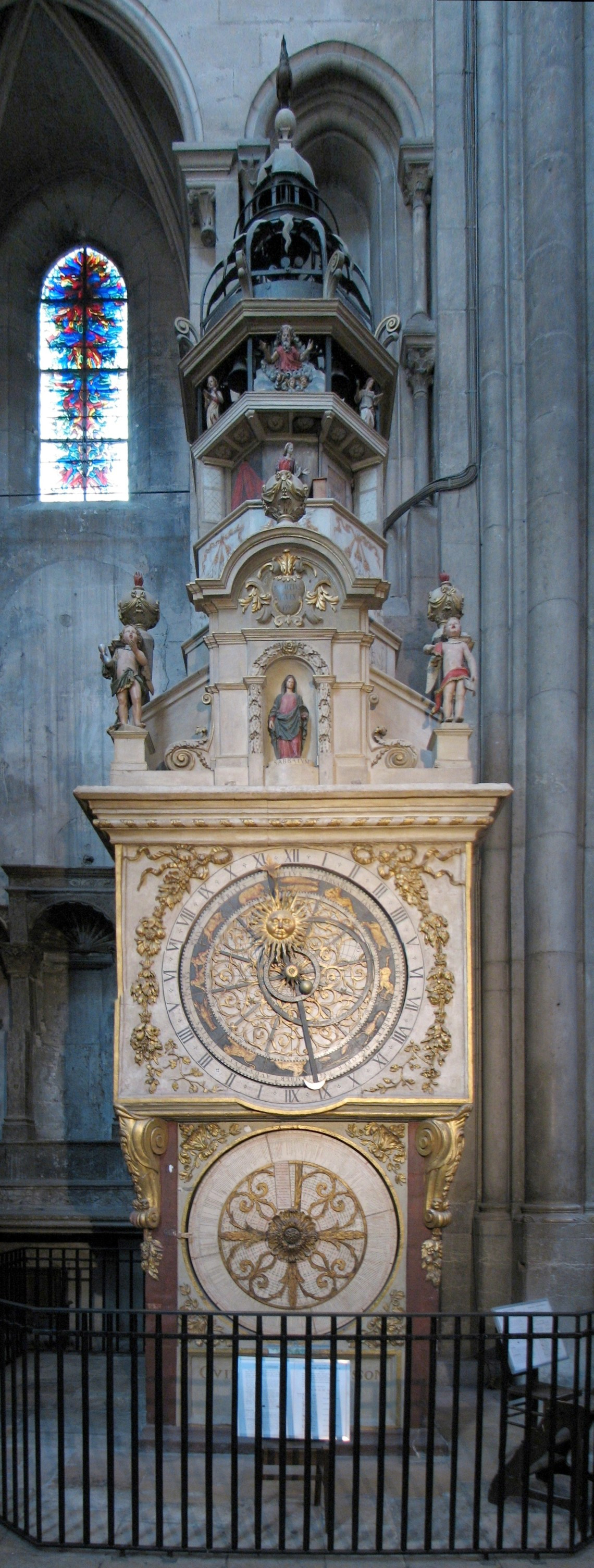 cathedrale_saint_jean_lyon_astronomical_clock