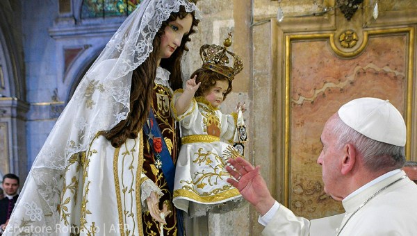 POPE FRANCIS,BLESSED MOTHER,CHILD,CHILE