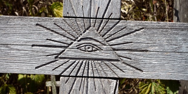 CROSS EYE