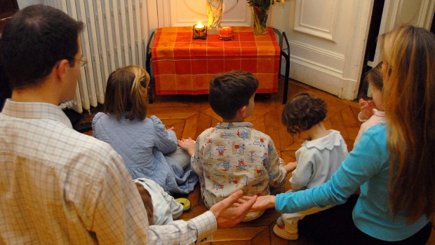 FAMILY PRAY