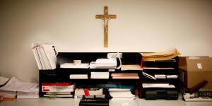 3 poderosos sacramentales para tener en la oficina