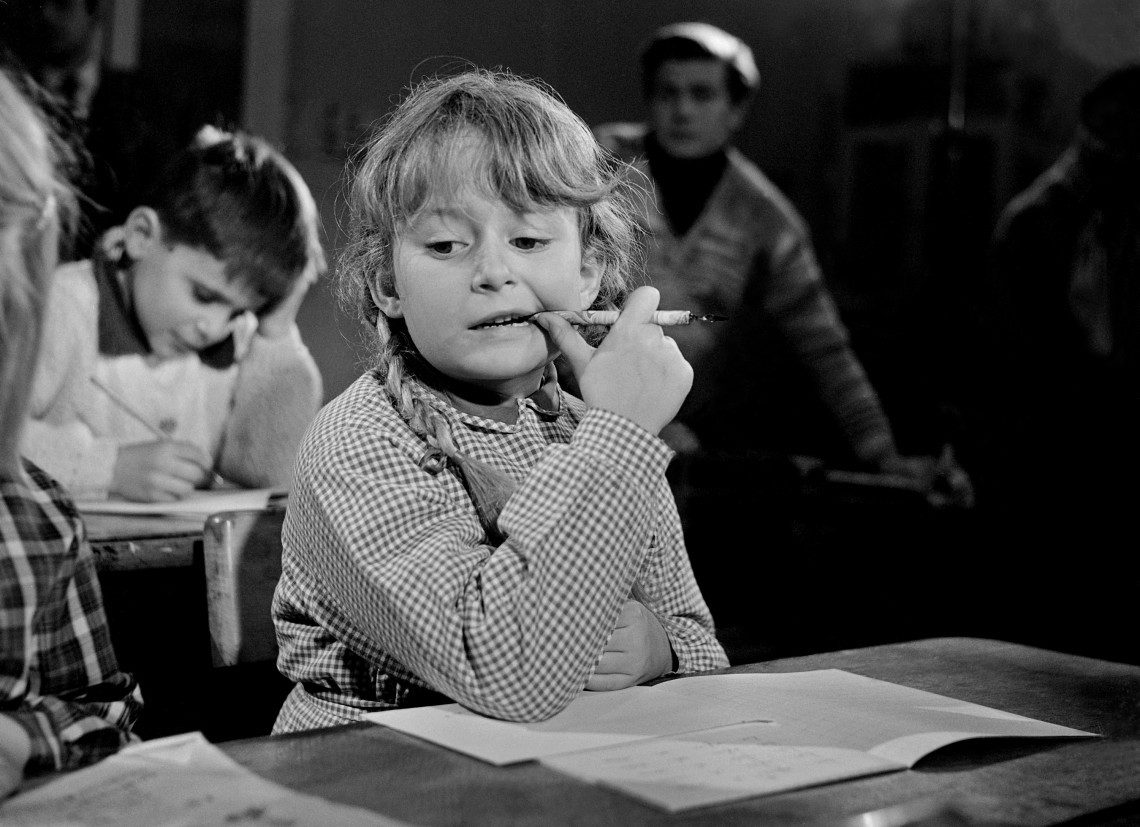 web-little-girl-school-vintage-norbert-perrau-ina