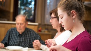 FAMILY PRAYING