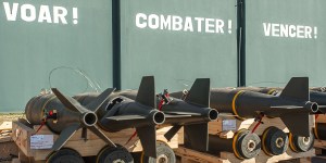 ¿Por qué compramos cada vez más armas?