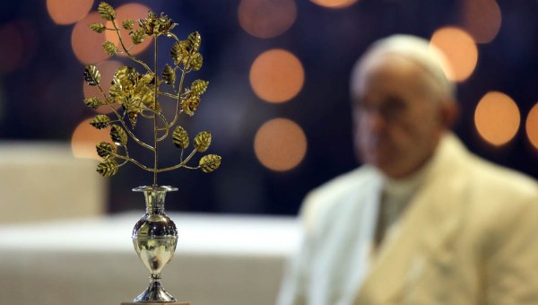 POPE FRANCIS,GOLDEN ROSE